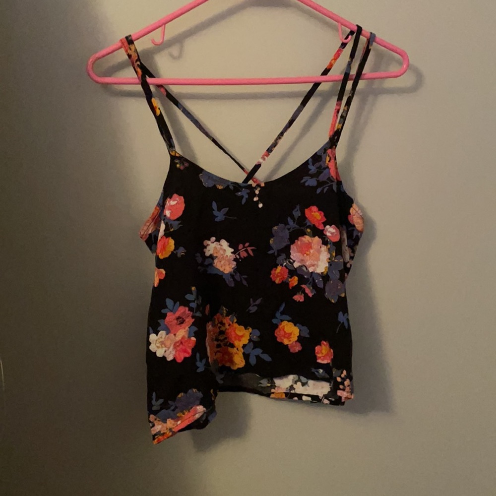 Cross cross floral tank